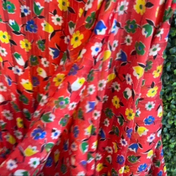 Holly & Joey Floral Red Dress - Picture 5 of 9